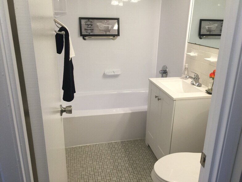 Bathroom - 7501 Spring Lake Dr