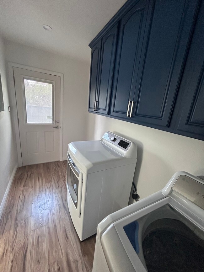 Building Photo - 482 Fuller Ave