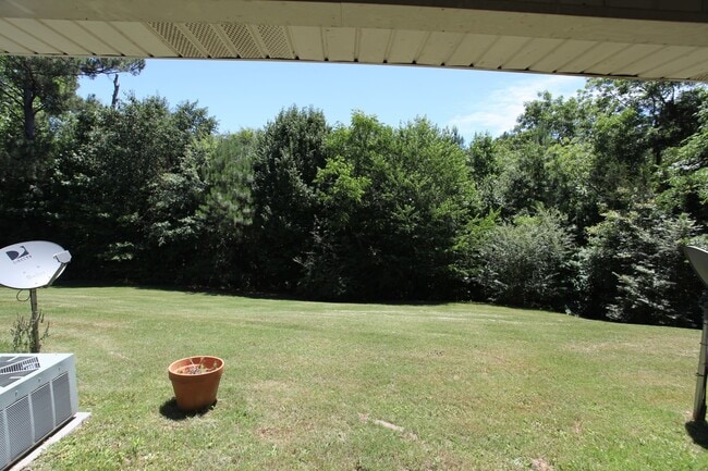 Building Photo - Cornerstone Condo Available Fall!