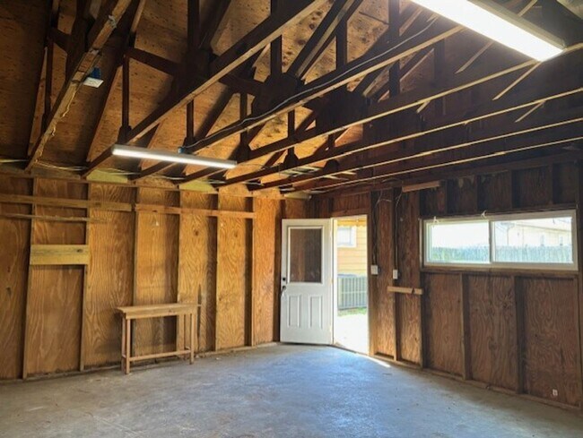 Building Photo - Edgewood Square