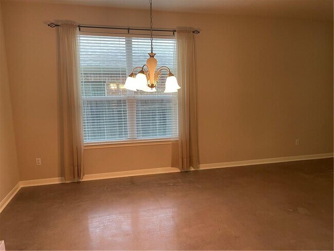 Building Photo - 1718 Woodvista Pl