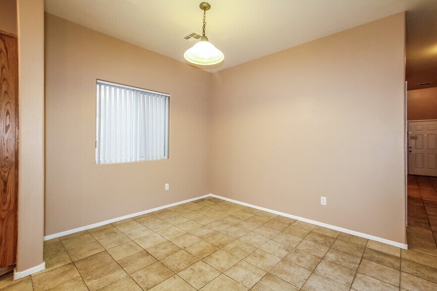 Building Photo - 3545 Terraza Mar Ave