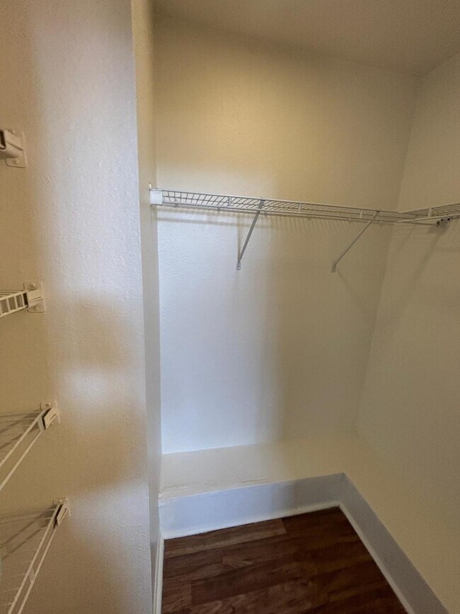 Building Photo - 1200 Lanny Ave