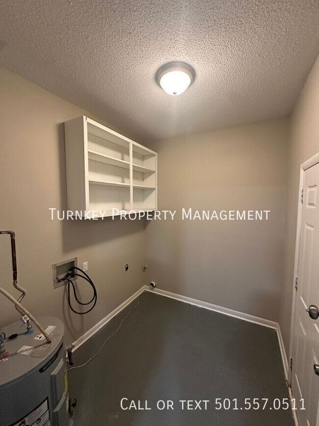 Building Photo - 1821 Sanford Dr