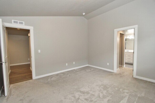 Building Photo - 10510 W Daylily Ave