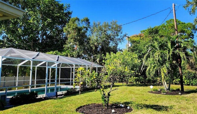 Building Photo - 329 Bernard Ave