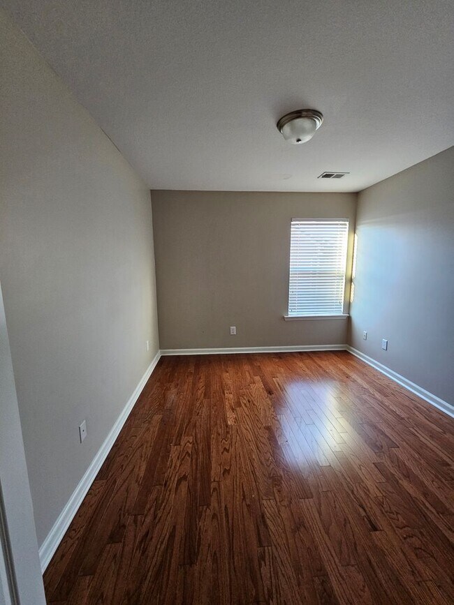 Building Photo - 165 Canal Pl Cir
