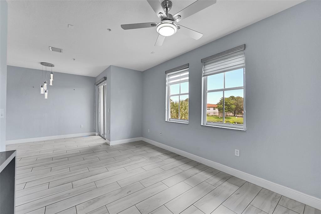 Building Photo - 150 Jacaranda Country Club Dr