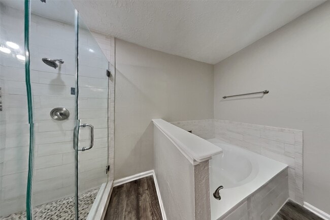 Building Photo - 16318 Elmwood Point Ln