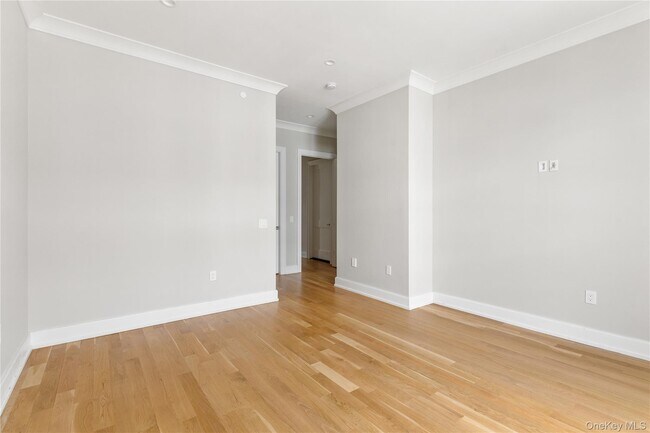 Building Photo - 902 Mill Creek S