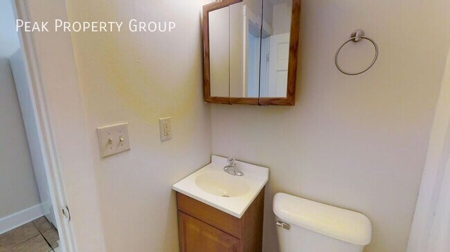 Building Photo - 1379 Indianola Ave