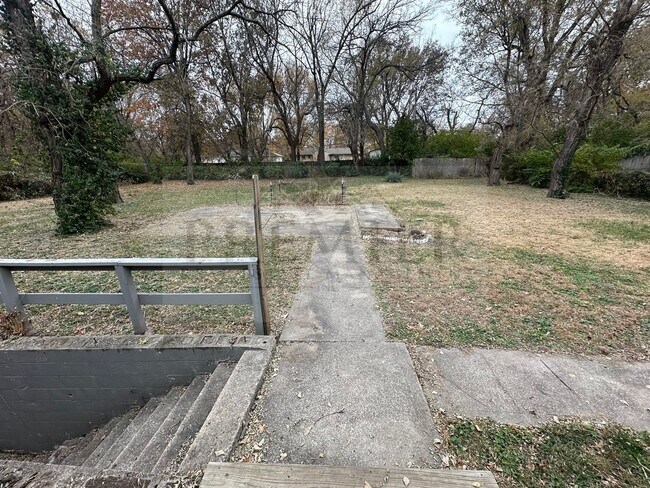 Building Photo - 10100 Blue Ridge Blvd