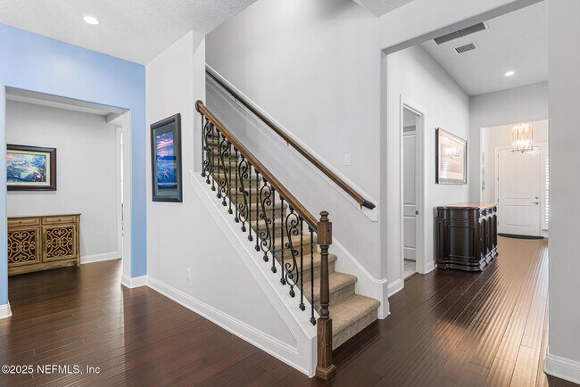 Building Photo - 217 Bonita Vista Dr