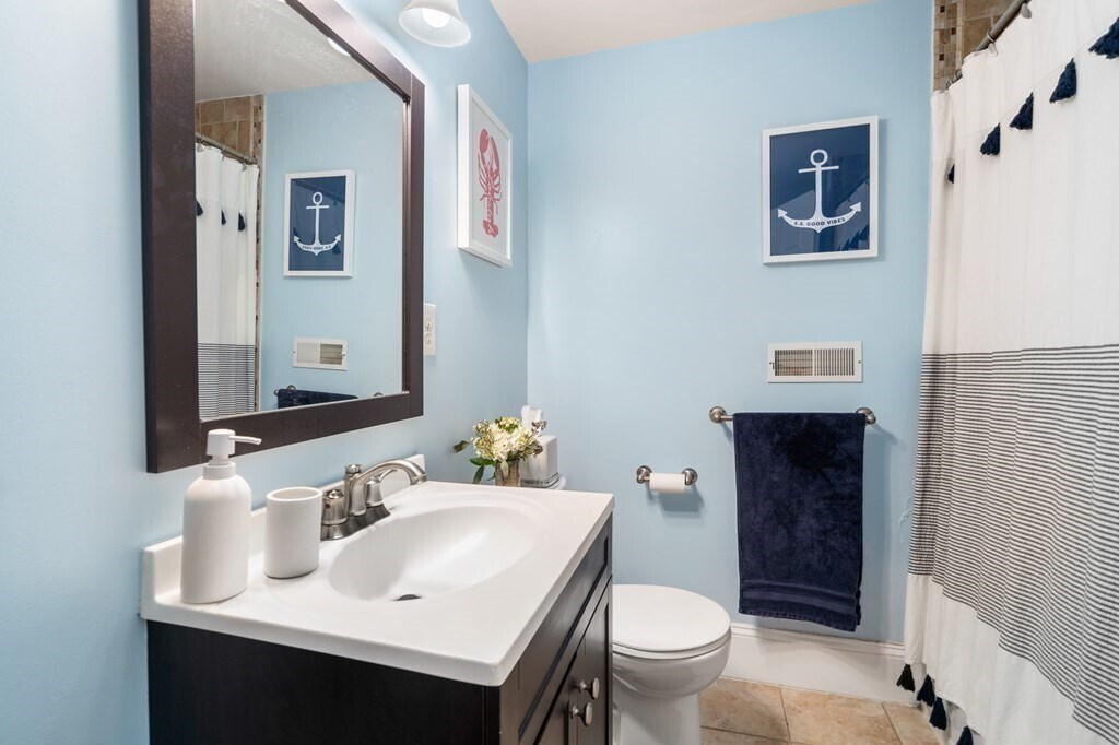 Building Photo - 6 Trenton St