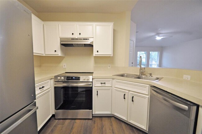 Building Photo - 13350 Water Oak Ln