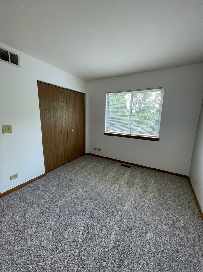 Building Photo - 4440 Larkspur Ln