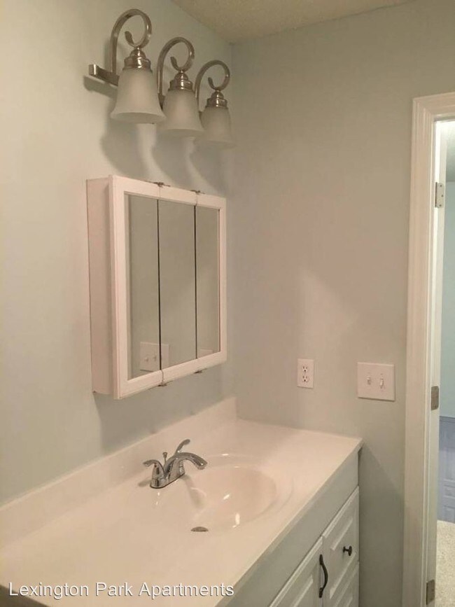 Building Photo - 1 br, 1 bath Apartment - 130 Hill Everhart Rd