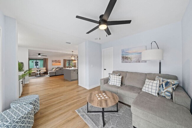 Building Photo - 115 Esther Dr