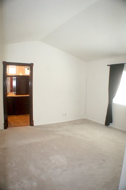 Building Photo - Beautiful 2-story home located in Calabasa...