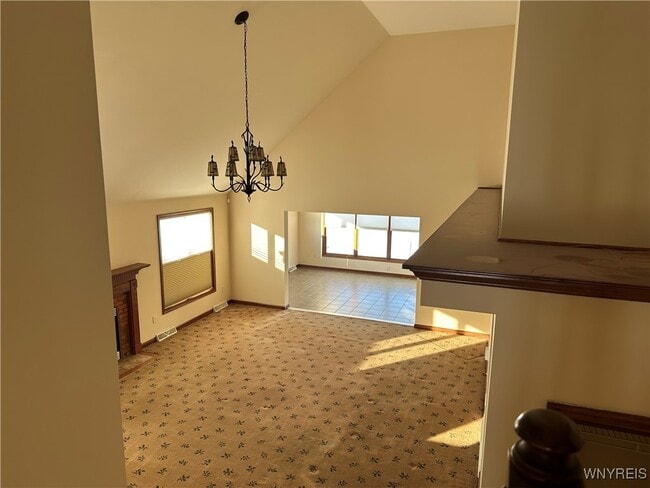 Building Photo - 8047 Laurel Park Ln