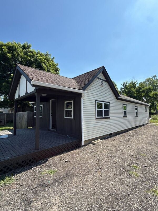 Building Photo - 962 Whitethorne Ave
