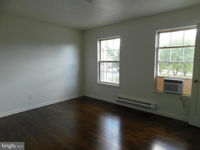 Building Photo - 1030 Bridle Ct