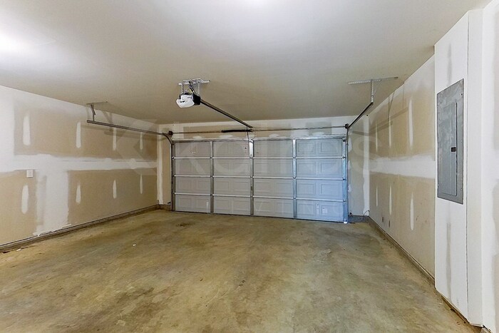 Building Photo - 828 Dove Tree Ln