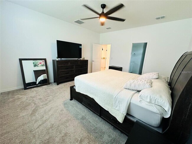 Building Photo - 3102 61st Dr E