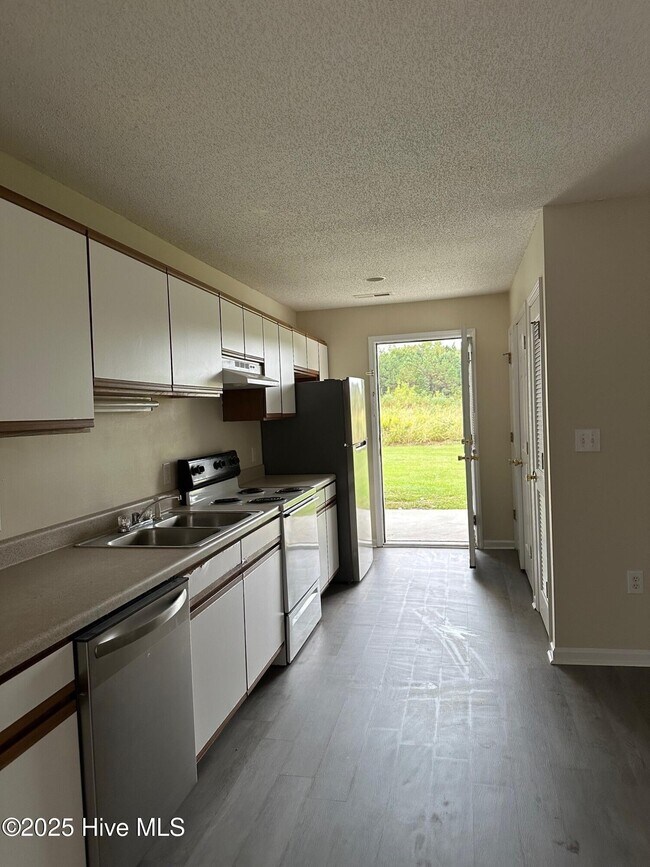 Building Photo - 4465 Magellan Ct