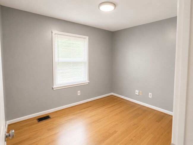 Building Photo - 5103 Mediterranean Ct