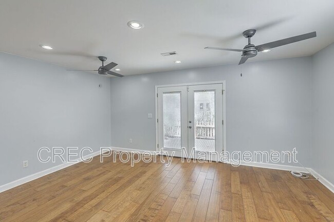 Building Photo - 2882 Mackenzie Ct