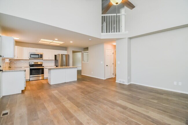 Building Photo - 8633 Bellcove Cir