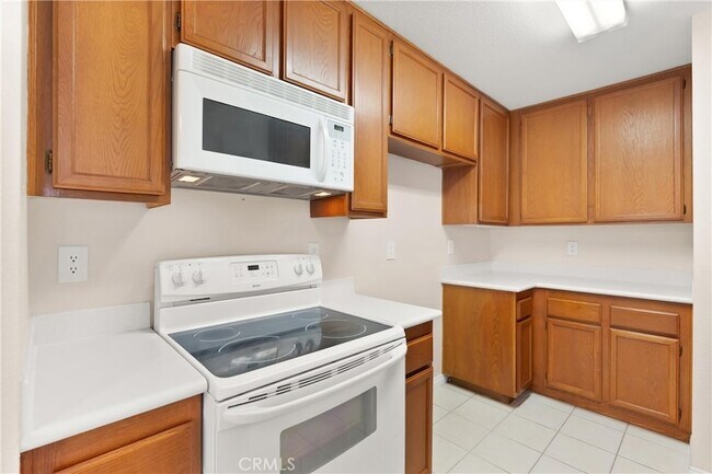 Building Photo - 18312 Parkview Ln