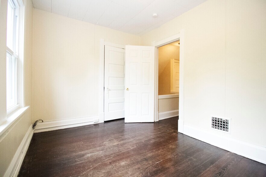 Building Photo - 830 Homer Ave