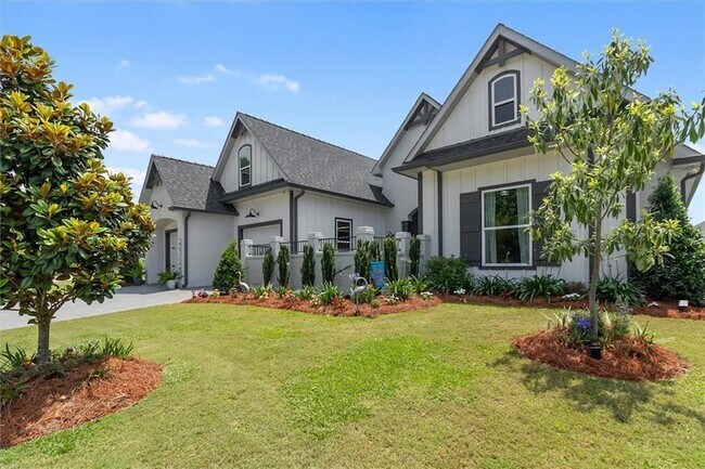 Building Photo - 501 N Corniche Du Lac