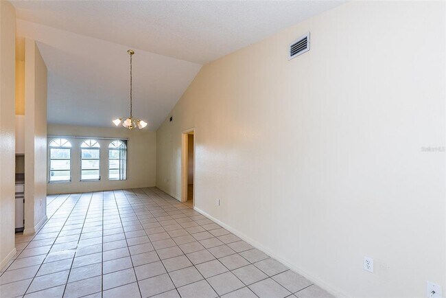 Building Photo - 504 Vannell St