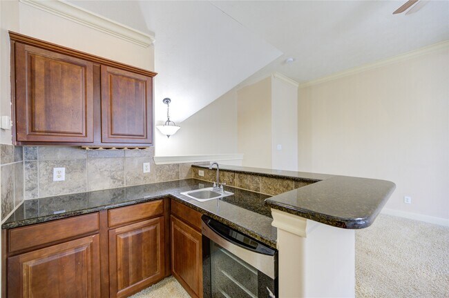 Building Photo - 9230 Hernshead Ln