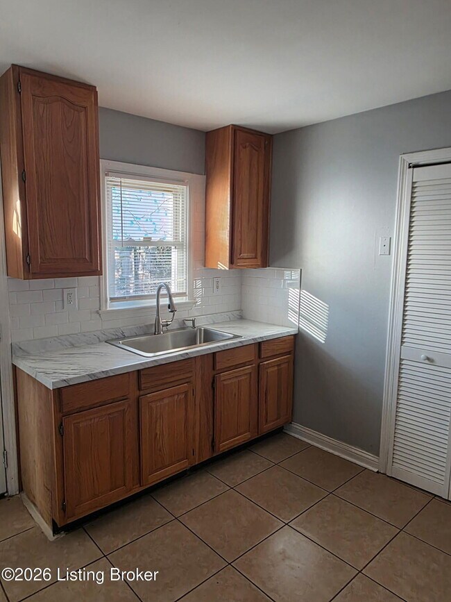 Building Photo - 5610 Rustic Way