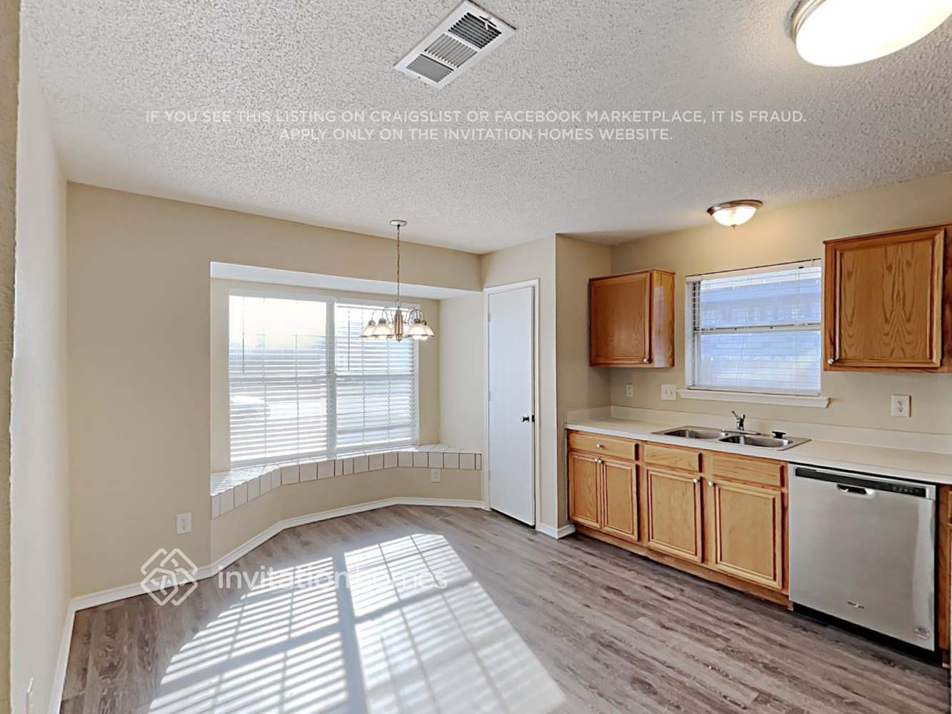 Building Photo - 10220 Cypress Hills Dr