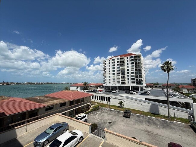 Building Photo - 6279 Sun Blvd