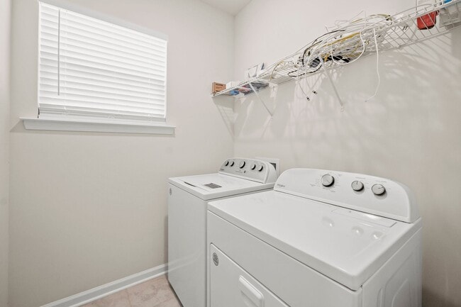 Building Photo - Stunning home in desirable Chateau community