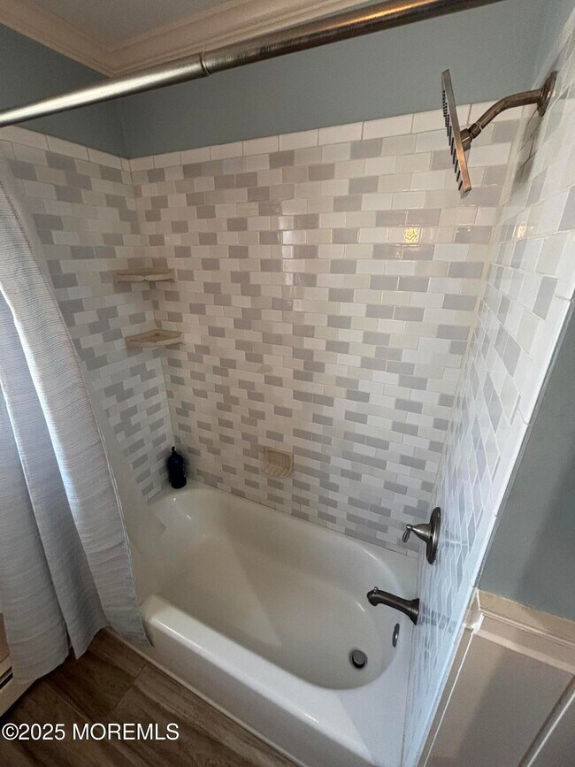 Building Photo - 127 Bloomfield Rd