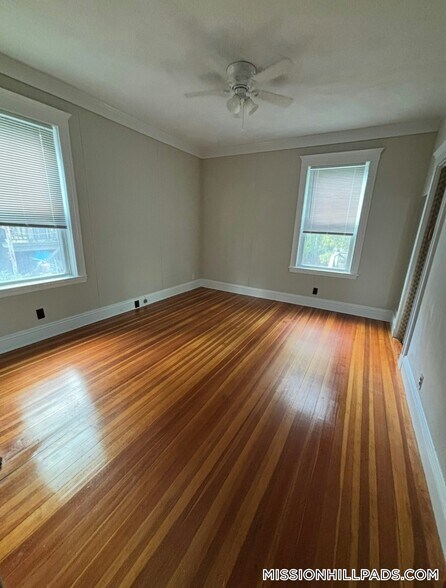 Building Photo - 225A Walnut Ave