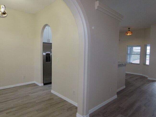 Building Photo - Spacious 4 Bedroom Pool Home Plus Addition...