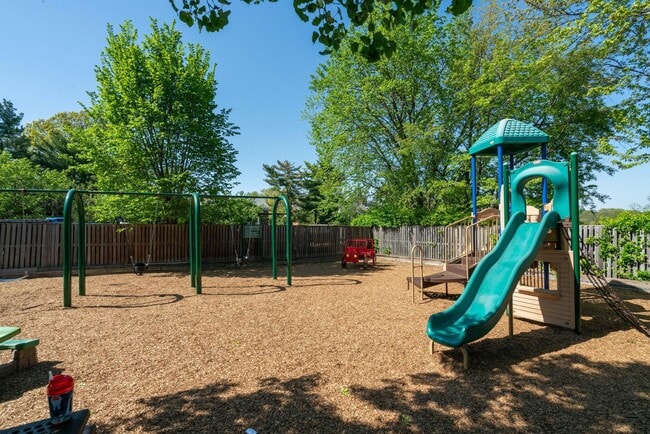 Building Photo - 3011 S Buchanan St