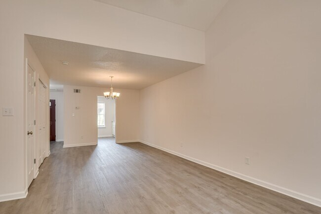 Building Photo - 513 Brians Way