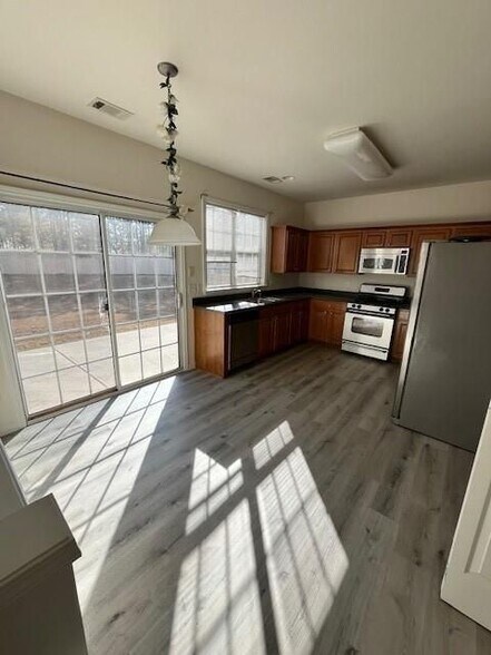 Building Photo - 915 Wendlebury Ct