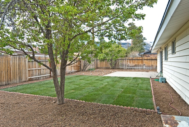 Building Photo - 609 Adaline St