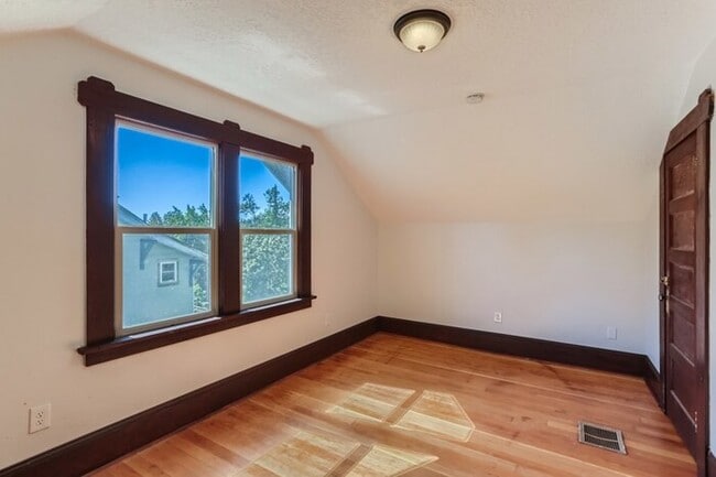 Building Photo - 1321 Monroe Street, Oregon City, OR, 97045