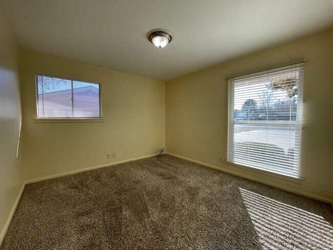 Building Photo - 4616 Fawn Dr